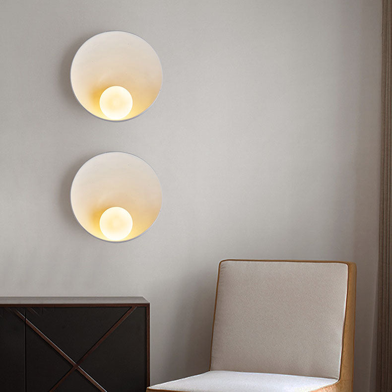 Round Resin & Iron Wall Sconce
