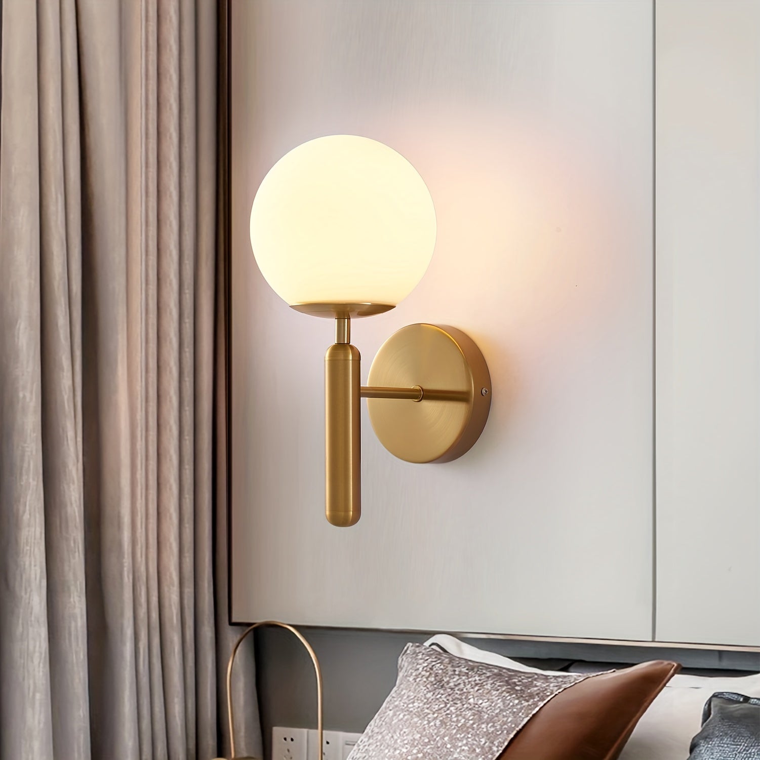 Modern Glass & Metal Wall Sconce