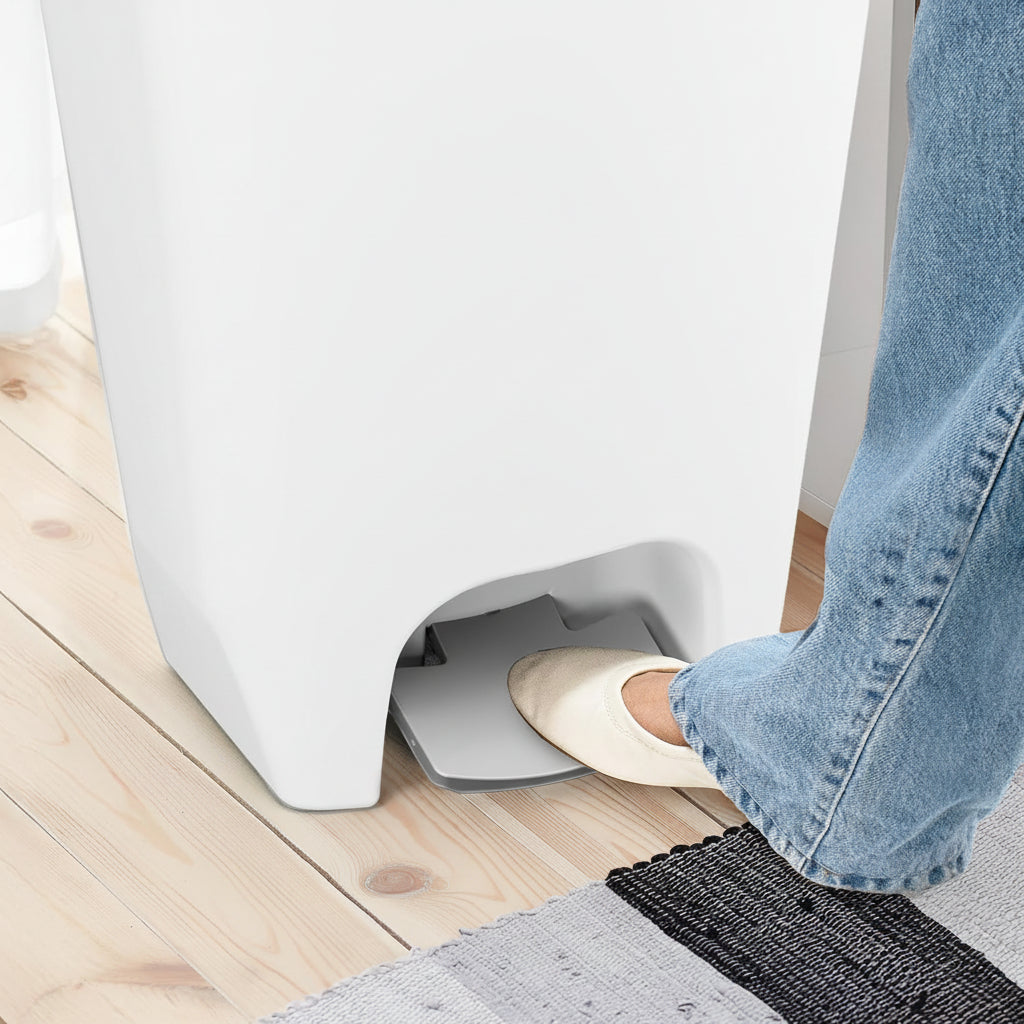 13 Gallon Step Pedal Kitchen Bin