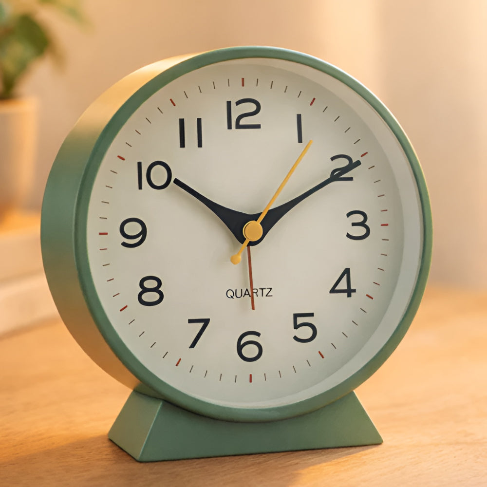 Vintage Silent Quartz Table Clock