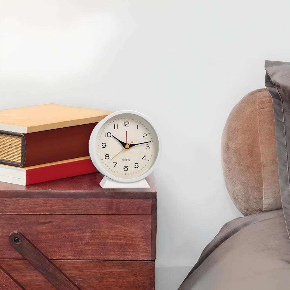 Vintage Silent Quartz Table Clock