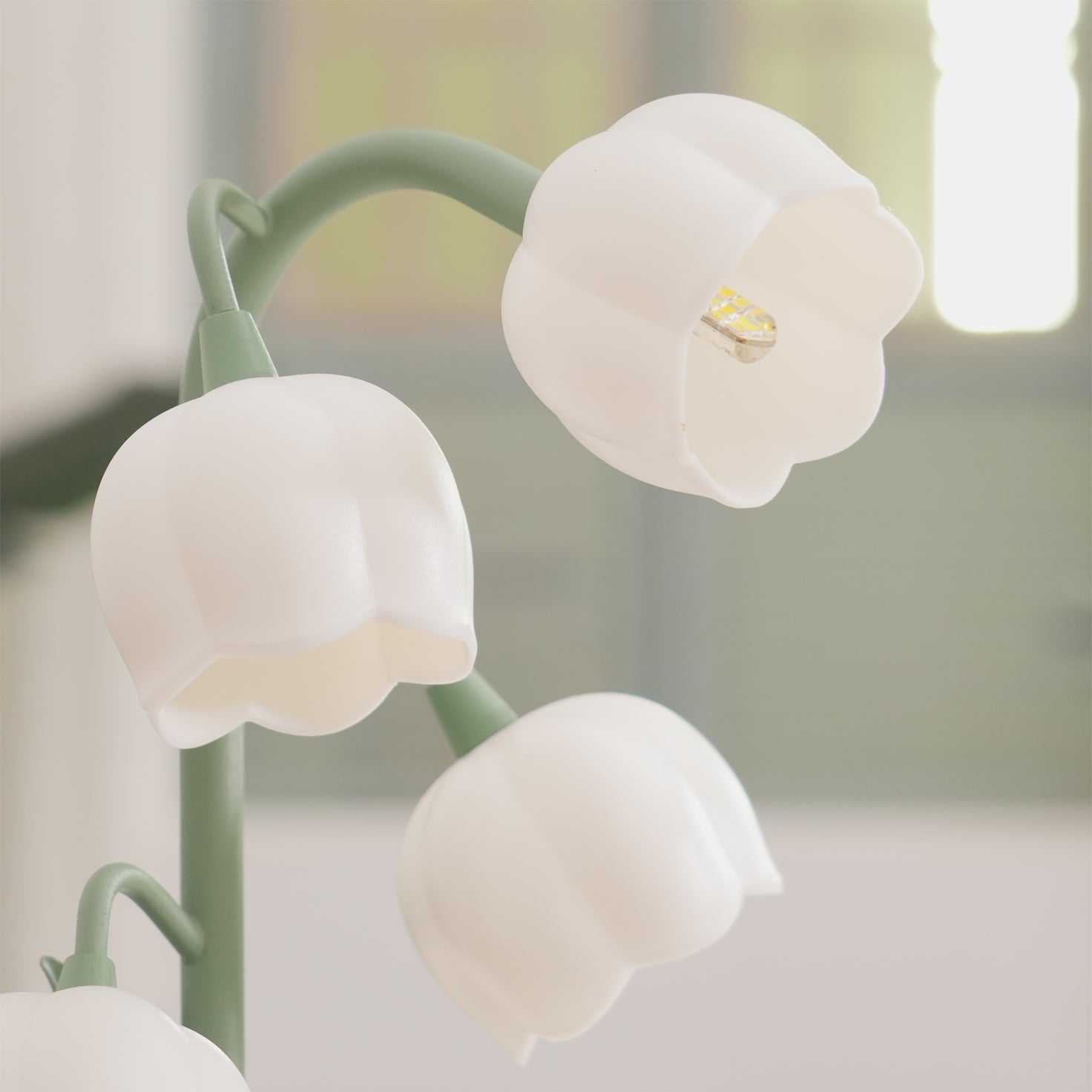 Bell Orchid Floral Table Lamp