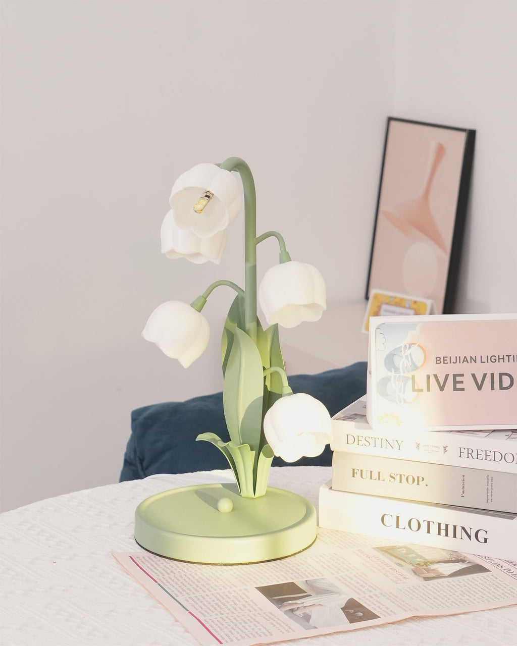 Bell Orchid Floral Table Lamp