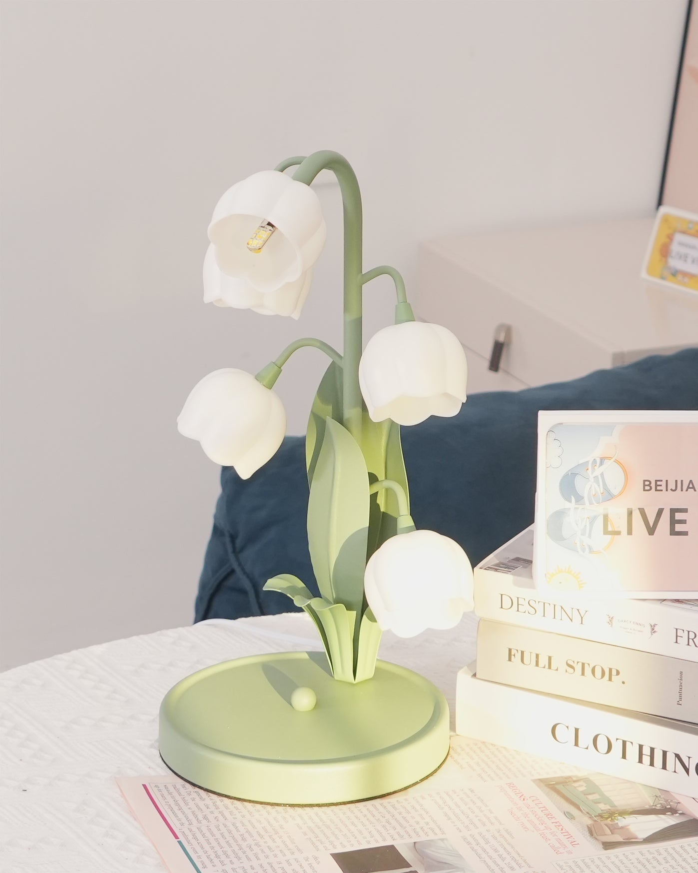 Bell Orchid Floral Table Lamp