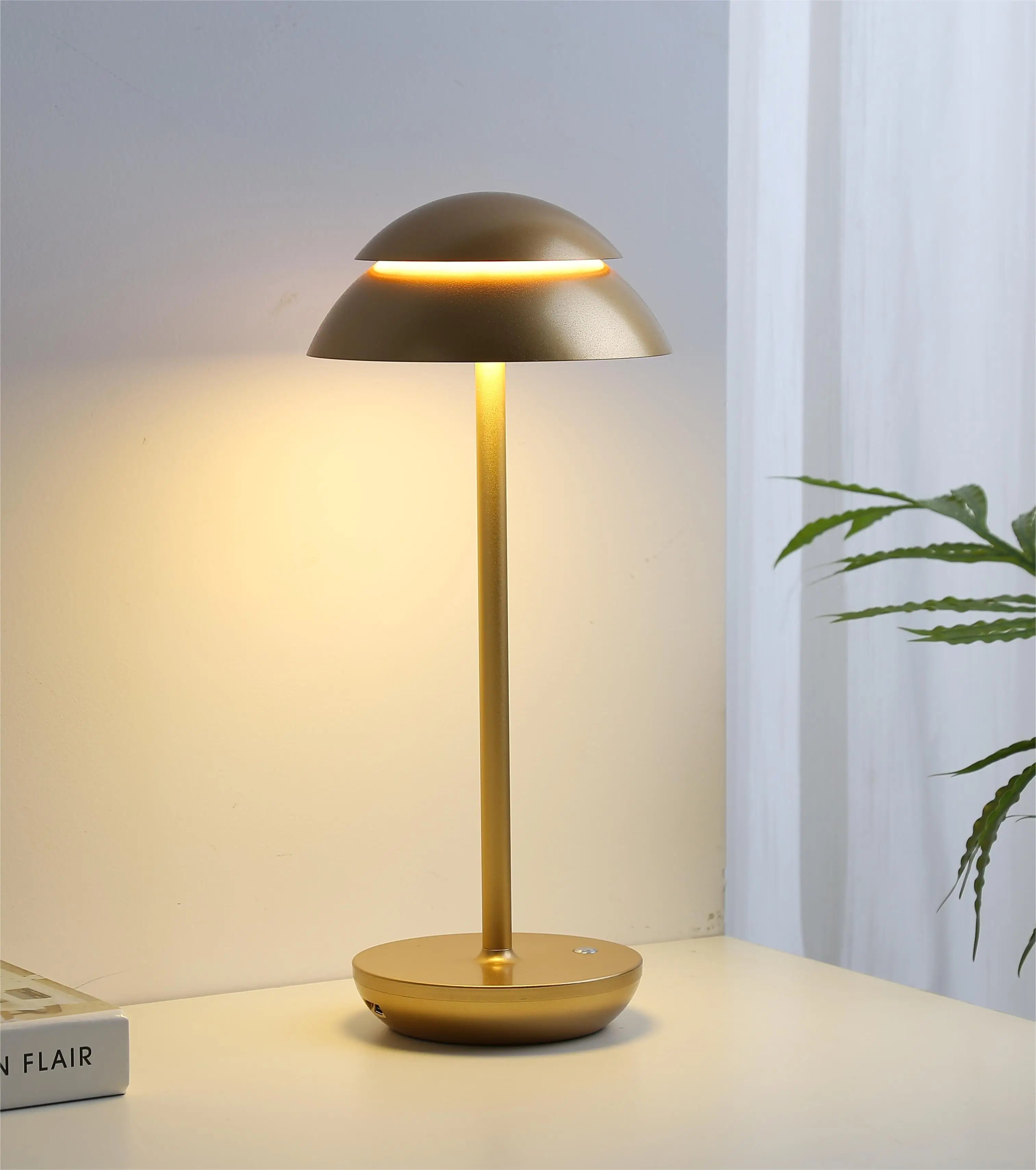 PowerLuxe Wireless Table Lamp