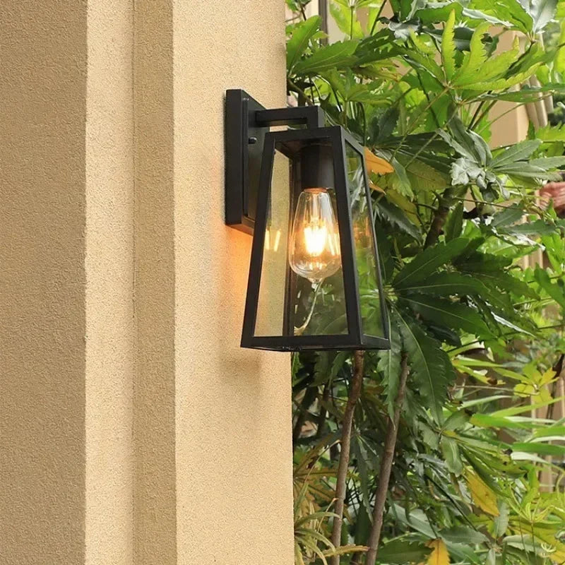 Verona European Outdoor Wall Lantern