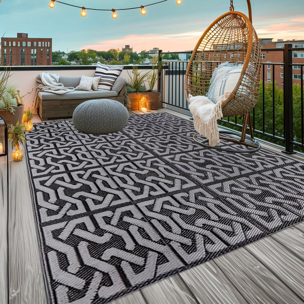 Reversible Black and Grey Outdoor Rug