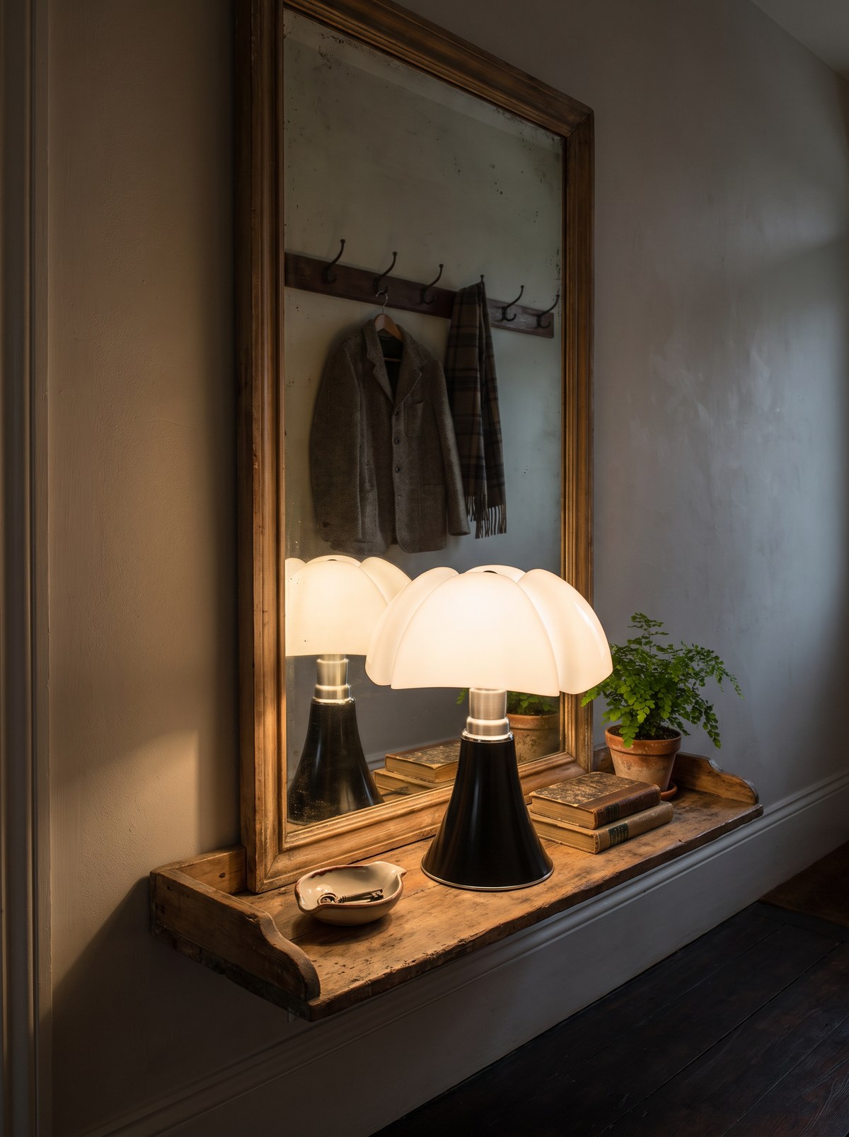 Bloom Sculptural Table Lamp lifestyle 3
