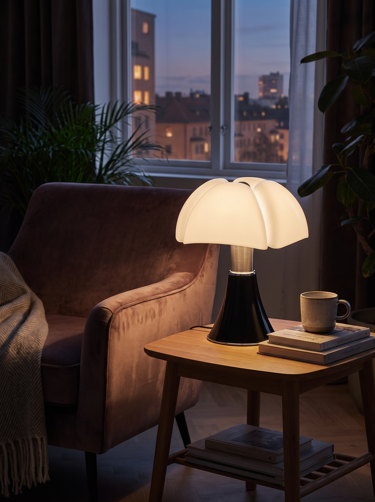 Bloom Sculptural Table Lamp lifestyle 2