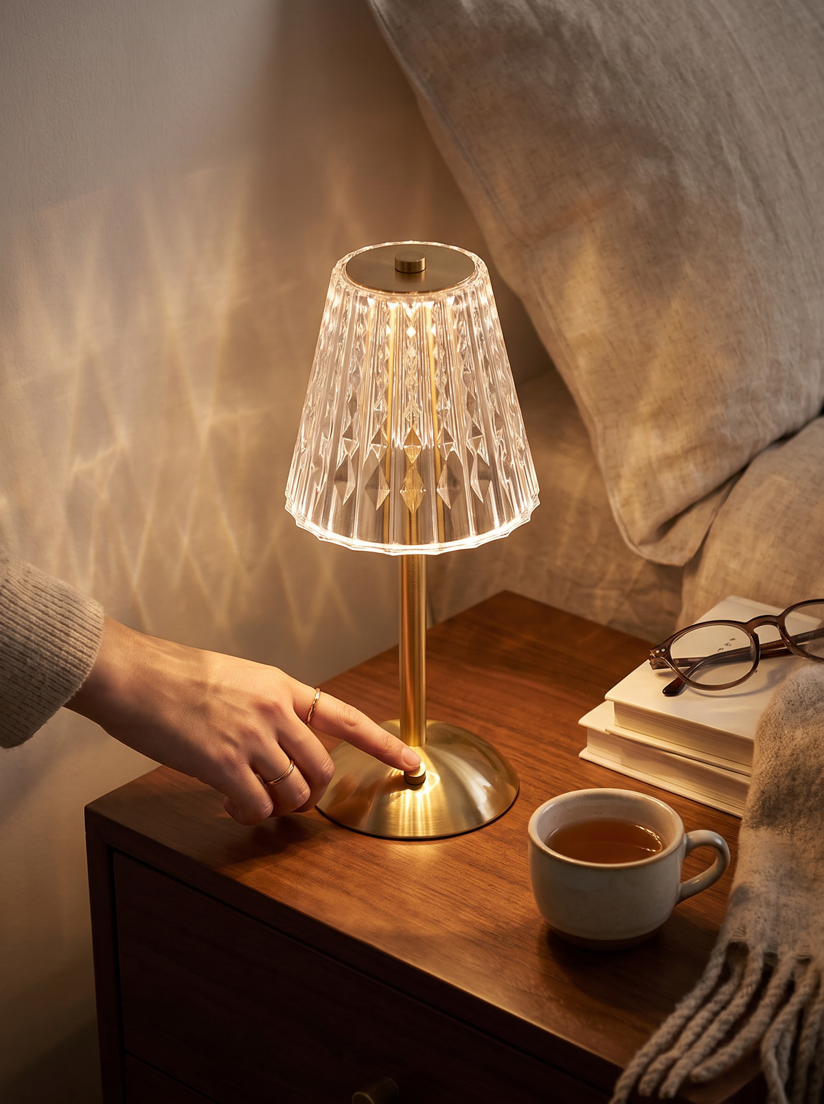 Crystal lamp touch dimming on the base
