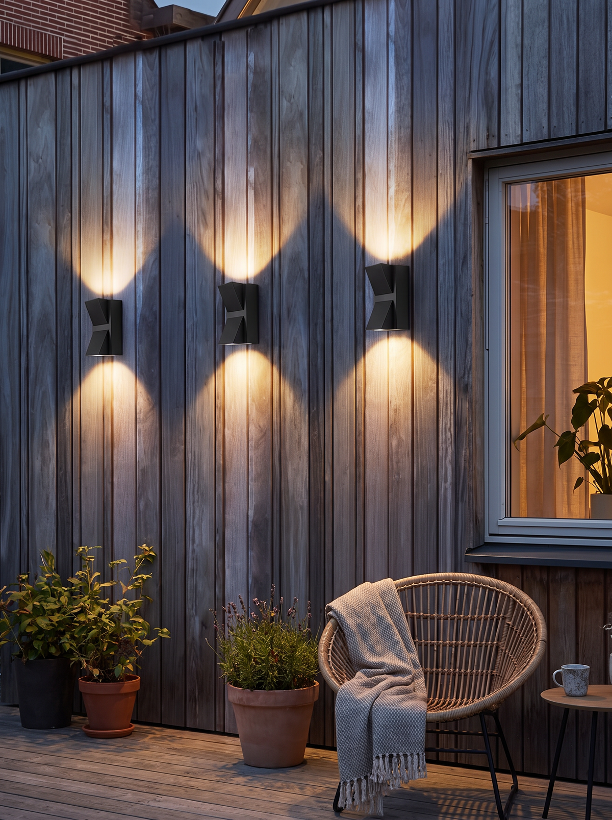 Patterned light thrown by the fitting face