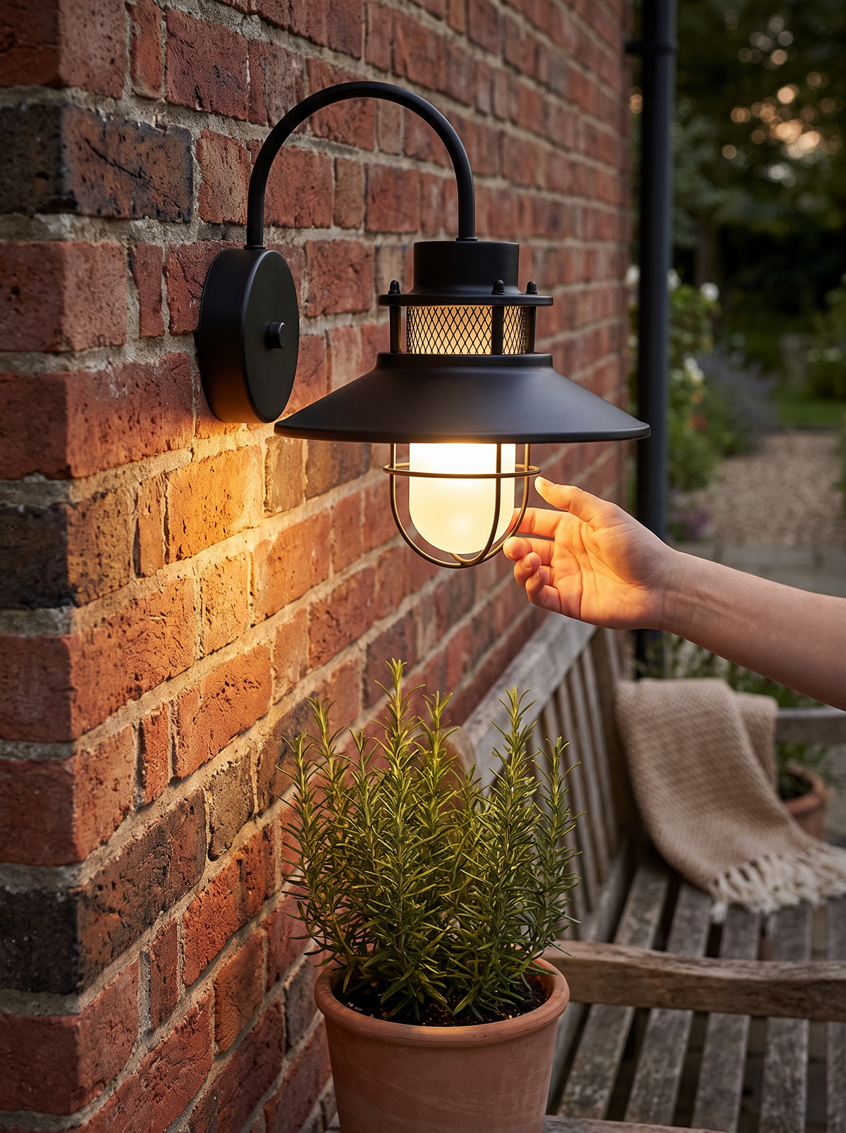 Felix industrial outdoor wall lamp