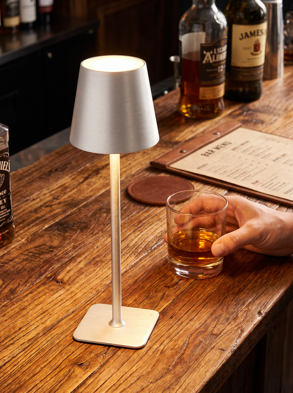 Metal cordless lamp lifestyle 2