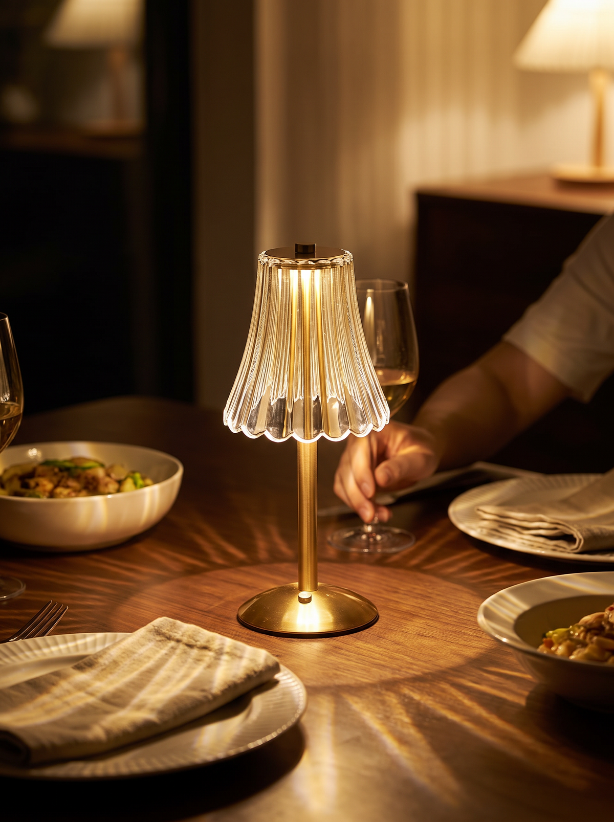 Crystal cordless lamp lifestyle 1