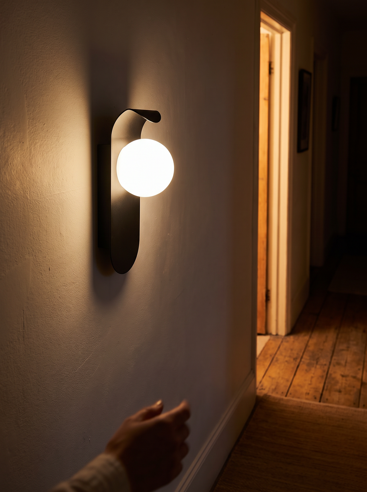 Scandinavian mount wall light lifestyle 3