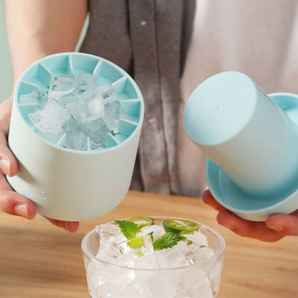 Portable Ice Maker Tray Compact Stackable Lidded Easy To Use - Image 3