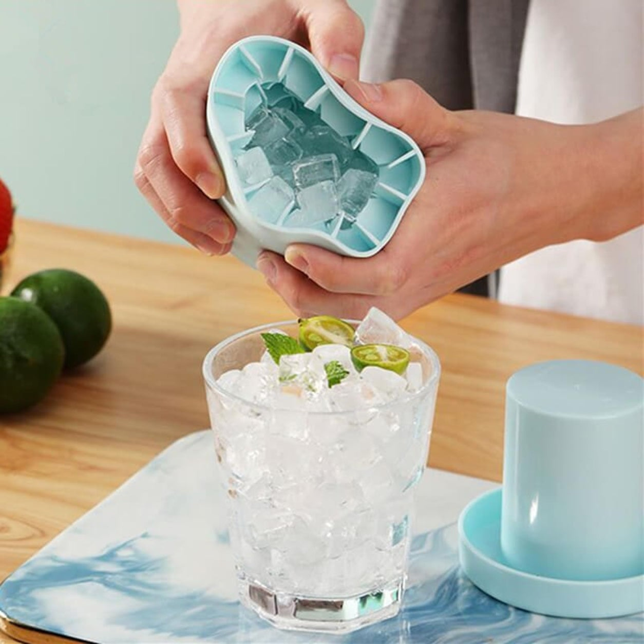 Portable Ice Maker Tray Compact Stackable Lidded Easy To Use - Image 7