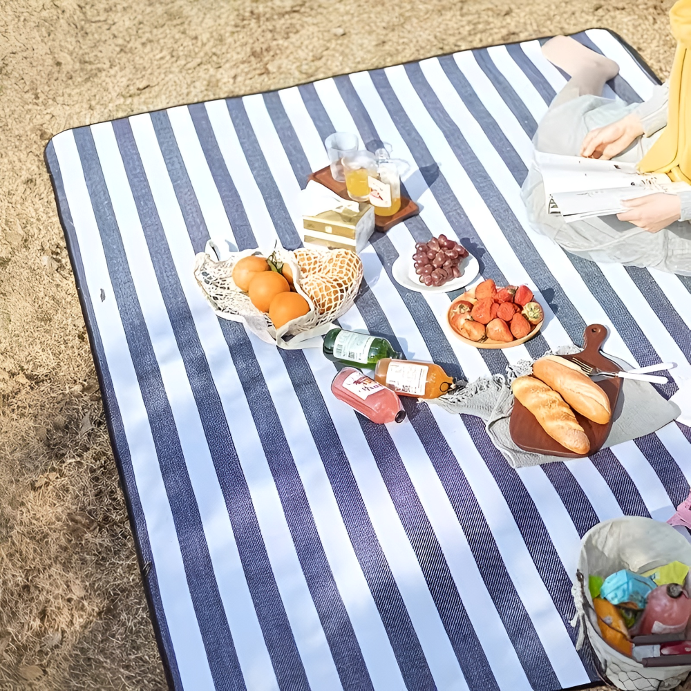 Waterproof Picnic Blanket Outdoor Blanket Portable Design - Image 3